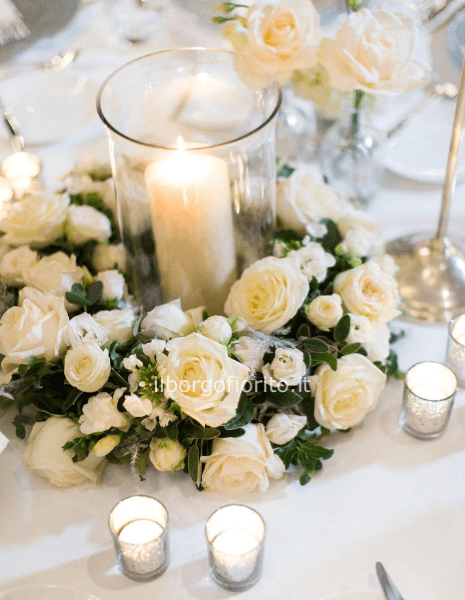 Centrotavola con candela.